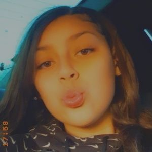 Meet your Posher, Desiree